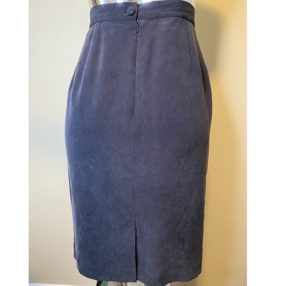 ✨NWOT✨ Casual Silk Skirt - Picture 2 of 6